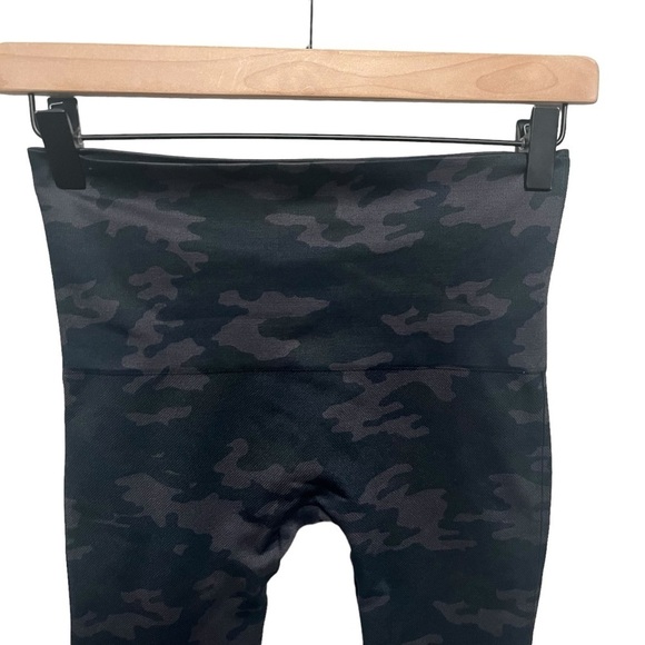 Spanx Look At Me Now Camo Leggings - Picture 4 of 7